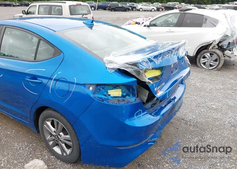 2017 Hyundai Elantra Se z USA, uszkodzony, nr VIN KMHD84LF5HU371592